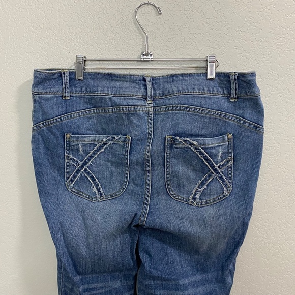 Lane Bryant Distressed Crop Jeans - Picture 4 of 8